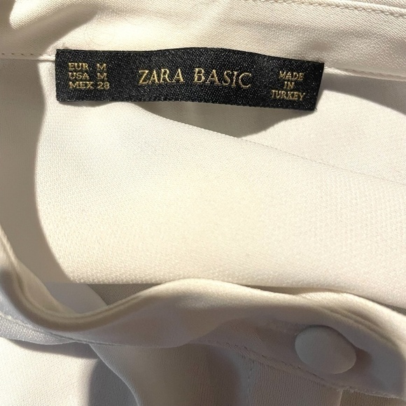 White Chiffon Sleeveless Blouse With Cargo Pockets 🤍 - Picture 4 of 8